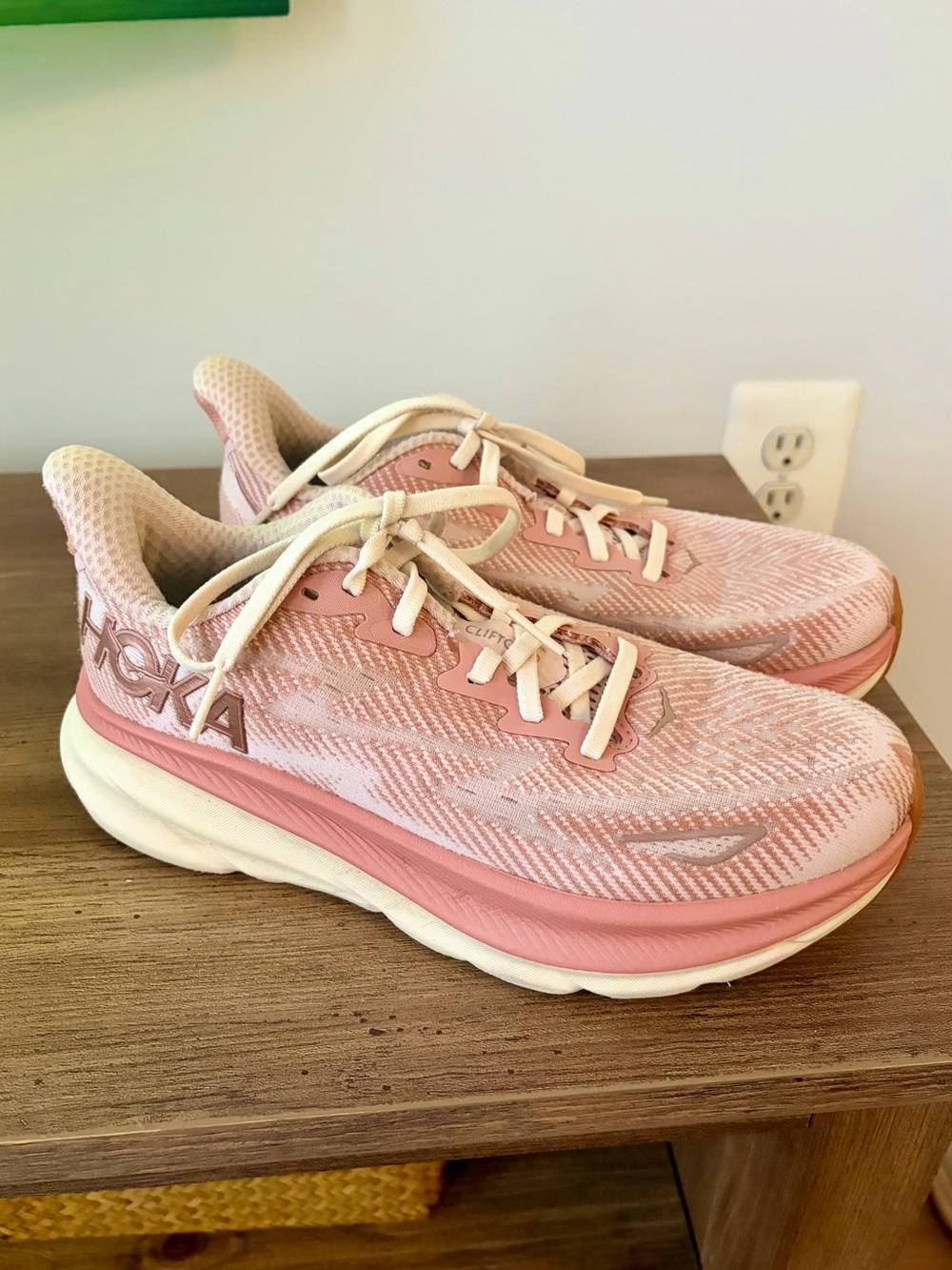 Hoka Clifton 9 Women’s Running Shoes - Light Pink